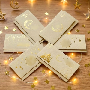 Buste per Eid Mubarak in carta kraft con motivi dorati di moschea e mezza luna