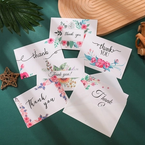 Set di biglietti di ringraziamento floreali con eleganti accenti dorati e buste