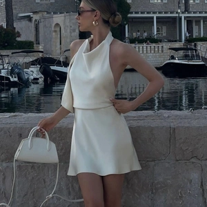 Damen Sexy Neckholder Rückenfrei Satin Mini Kleid Off-White Hohe Taille A-Linie Ärmellos Party Urlaub Sommerkleid