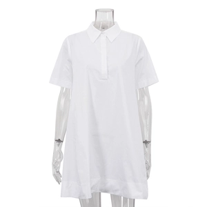 Vestido camisero blanco clásico de manga corta con cuello y corte holgado en línea A