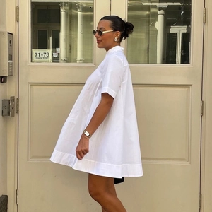 Vestido camisero blanco de manga corta línea A con ajuste holgado casual para mujeres