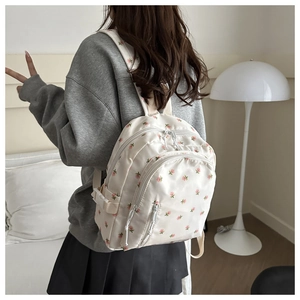 Details des Blumenrucksacks mit wasserdichtem Stoff und seitlicher verstellbarer Schnalle