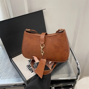 Vintage PU Leather Baguette Underarm Bag For Women With Gold Metal Hook Buckle Commuter Street Style Shoulder Purse