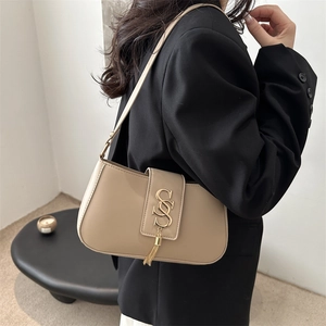 French Niche Simple Underarm Bag Women PU Leather Baguette Bag Gold Metal S Logo Tassel Decor Fashion Small Single Shoulder Crescent Purse for Daily Street Wear
