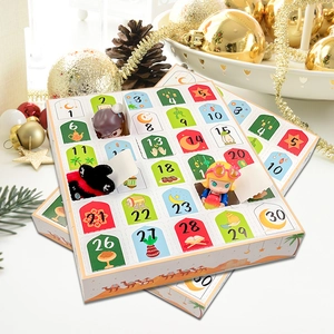 Detalle de calendario de cuenta atrás de 30 días con ventanas abiertas y figuritas