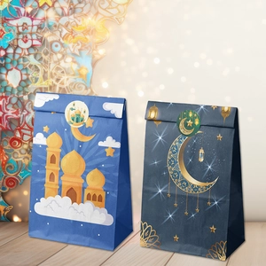Sacchetti regalo in carta per Ramadan con illustrazioni dorate di luna e moschea
