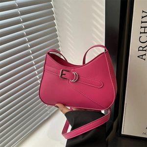 Fashion Women PU Leather Crescent Hobo Bag Minimalist Saddle Shoulder Crossbody Bag With Decorative Metal Buckle Elegant Versatile Handbag