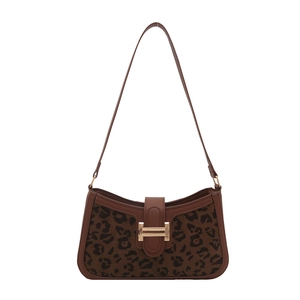 Sac sous le bras rétro à imprimé léopard avec bordure en cuir brun et boucle d'or