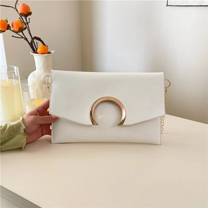 Fashion Women PU Leather Envelope Shoulder Bag With Metal Chain And Horseshoe Buckle Korean Style Crossbody Handbag