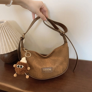 Large Capacity PU Leather Hobo Shoulder Bag For Women Vintage Crescent Half Moon Bag Casual Crossbody With Plush Doll Ornament