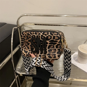 Women Fashion Leopard Print Camera Bag Geometric Wide Strap PU Leather Crossbody Bag Letter SM Decor Small Square Bag