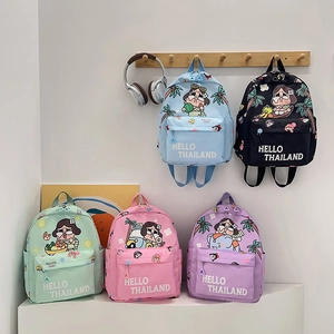 Zaino per bambini a cartone in cinque colori con stampa elefante e testo Hello Thailand