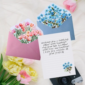 Bloemen enveloppenset met handgeschilderde voering en bijpassende wenskaart voor geschenken