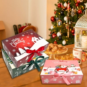 Weihnachtsgeschenkbox Set in Rot Grün und Rosa mit festlichen Motiven und Schleifen