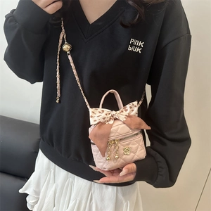 Pink quilted crossbody bucket bag with leopard bow and camellia chain strap for women