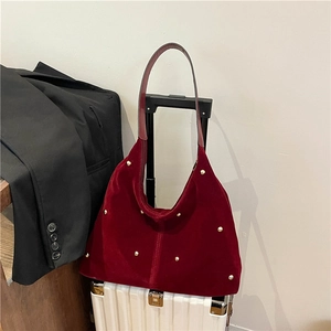 Sac Sous le Bras en Velours Vintage pour Femmes Grande Capacité Avec Rivets Dorés Sac Fourre-Tout Rétro Hobo Sac à Main Mode Quotidien