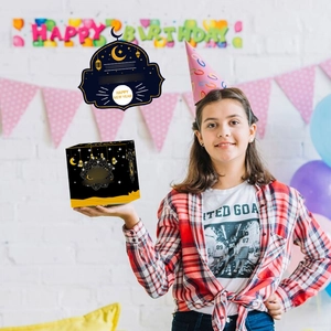Geschenkbox in Schwarz und Gold mit Mondsichel-Design für Party-Überraschungen