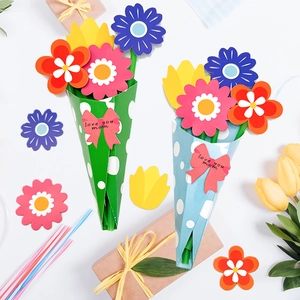 Bastelset für Muttertagspapierblumenstrauß mit Love You Mom Schleife und Geschenkbox