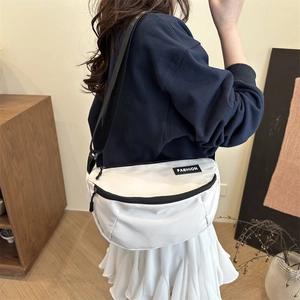 Fashion Solid Color Nylon Crescent Shoulder Bag For Women Large Capacity Casual Dumpling Crossbody Bag Daily Streetwear