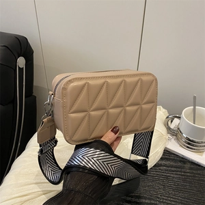 Borsa a Spalla da Donna in Pelle PU Trapuntata Geometrica Piccola Borsa Fotografica Quadrata con Tracolla Larga Intrecciata