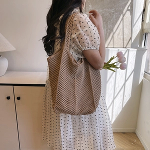 Bohemian hand-knitted tote bag with rhombus texture for women’s casual summer style