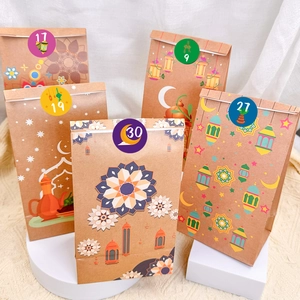 Sacchetti regalo Ramadan in carta kraft con motivi di luna e stelle e adesivi numerati