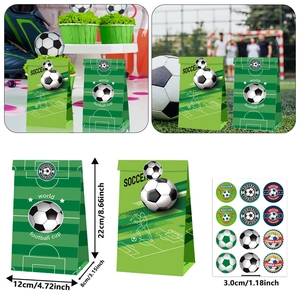 Detailansicht der Fußball-Geschenktüten mit Aufklebern, Größen und Außenanwendung
