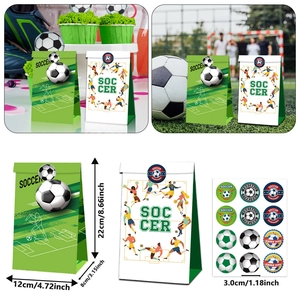 Detailansicht der Fußball-Geschenktüten und Aufkleber mit Maßangaben und Stadionmustern