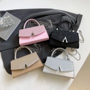 Sacs à bandoulière minimalistes avec patchwork de paillettes et fermoir en V en 4 couleurs