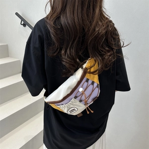 Sac de poitrine rétro Harajuku avec surpiqûres en nylon jaune et violet pour le sport