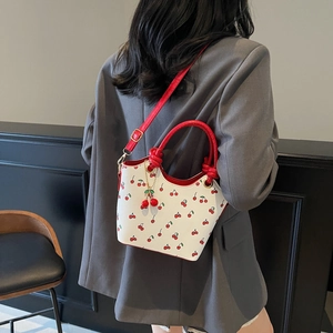 Sac seau vintage à imprimé cerise avec poignée en cuir rouge pour femmes