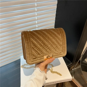 Sac Bandoulière Femme en Velours Matelassé Chaîne Vintage Chevrons Petit Sac à Épaule Carré Avec Accessoires Dorés Sac à Main Élégant de Fête