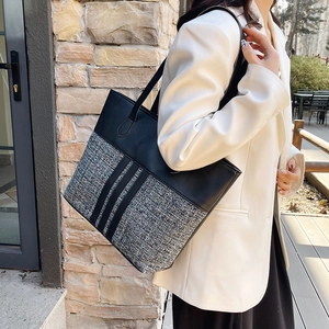 Große Damen-Umhängetasche aus schwarzem Leder und grauem Tweed für den Alltag