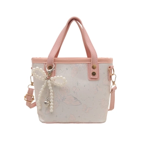 Secchiello rosa e beige con stampa a farfalla e tracolla con ciondolo di perle
