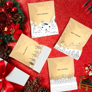 Weihnachts-Geschenktüten aus Kraftpapier mit festlichen Illustrationen und Grüßen