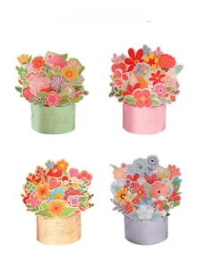 Détail de cartes de vœux florales 3D avec texte Best Wishes doré sur les socles
