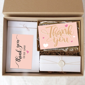 Coffret de cartes de remerciement roses avec enveloppes blanches et sceau de cire