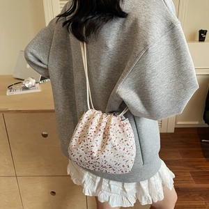Women Fresh Floral Cloth Shoulder Bag Summer New Cute Lightweight Casual Large Capacity Drawstring Bucket Bag Crossbody Bag