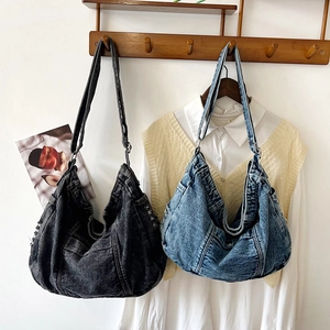 Große Shopper-Tasche aus gewaschenem Denim in Dunkelgrau und klassischem Blau