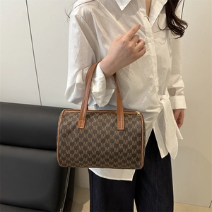 Retro Boston handbag with M-pattern print and leather handles for summer fashion style