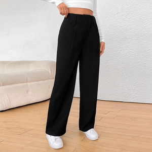 Pantalon large noir à taille haute pour femme de style minimaliste chic et décontracté