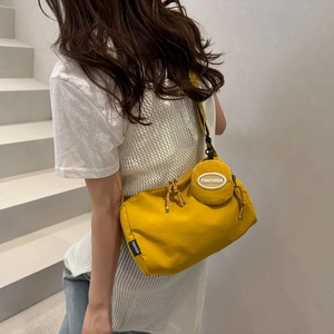 Borsa tote in nylon giallo con mini pochette, stile a tracolla minimalista da donna