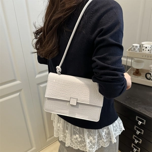 Women Shoulder Bag Croc Embossed PU Leather Flap Square Underarm Bag Retro Minimalist Commute Crossbody Bag For Ladies