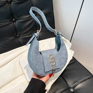 Sac Hobo en Croissant pour Femme en Cuir PU Couleur Unie avec Logo en Lettres Métalliques et Glands Sac à Bandoulière Urbain