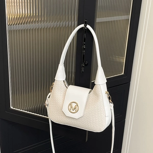 Bolso de Hombro de Cuero PU Tejido para Mujer Bolso Hobo de Media Luna Bolso de Axila Logo M de Metal Retro Color Sólido Casual