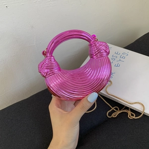 Mini Sac de Soirée Croissant à Texture Métallique pour Femmes Avec Plis Ondulés Poignée Nouée Chaîne en Métal Sac Bandoulière Pochette de Fête Mode