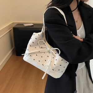 Sac à Bandoulière Femme Imprimé Nœud Doux Texture Bulle Sac à Main Chic Style Coréen Cabas Mode Sac Sous l'Aisselle