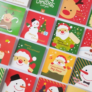 Mini biglietti d'auguri natalizi con illustrazioni di Babbo Natale, pupazzo di neve e renna