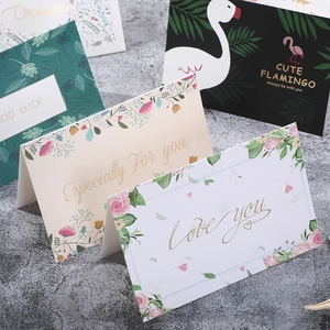 Elegante gevouwen wenskaarten met goudfolie, diverse bloemmotieven en bijpassende enveloppen