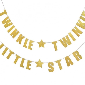 Detalle del cartel de purpurina dorada Twinkle Little Star con estrellas brillantes